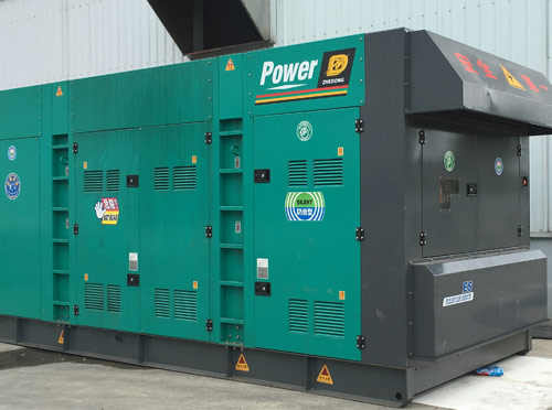 安化升级发电机组的过程中需要注意哪些安全事项？