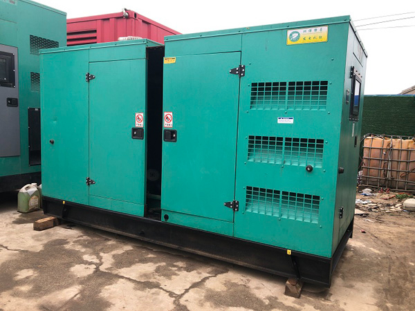 安化怎样合理控制磷酸铁锂蓄电池的充放电倍率以延长其使用寿命？